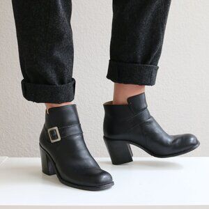 1990's Vintage Candies Black Leather Ankle Boots ~ Women's Size 7 to 7-1/2 (7.5)